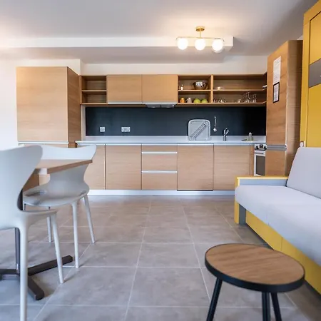 Ξενοδοχείο με διαμερίσματα A Torra 4*